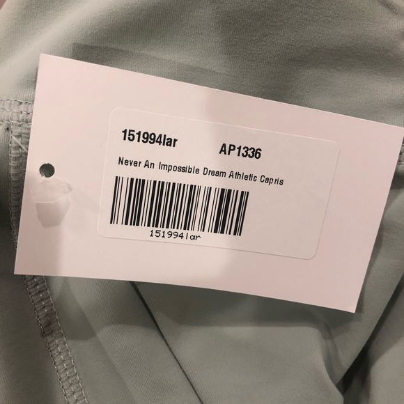 Pink Lily light blue Capri leggings - Picture 8 of 8